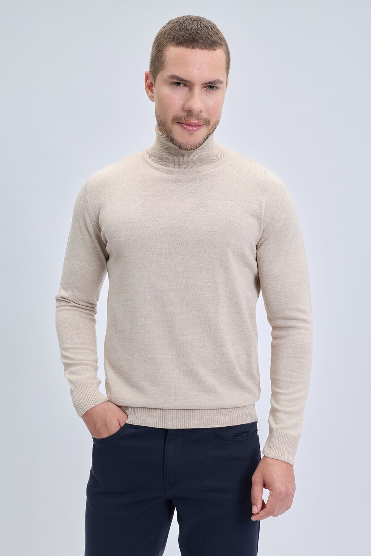 Bej Comfort Fit Balıkçı Yaka Yünlü Triko Kazak
