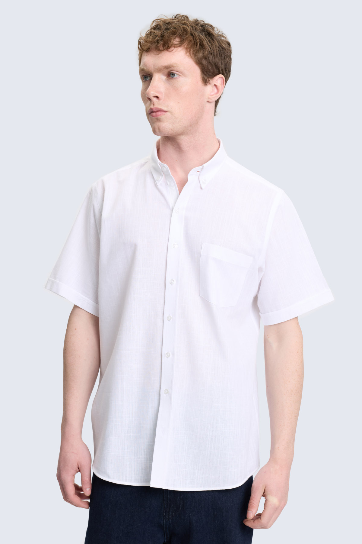 Beyaz Comfort Fit Düğmeli Yaka 100% Pamuk Kısa Kollu Casual Gömlek