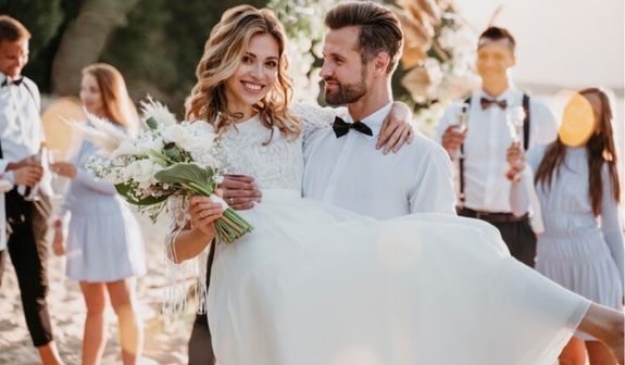 Erkekler İçin Düğün Davetlerinde Şık ve Zarif Görünme Rehberi