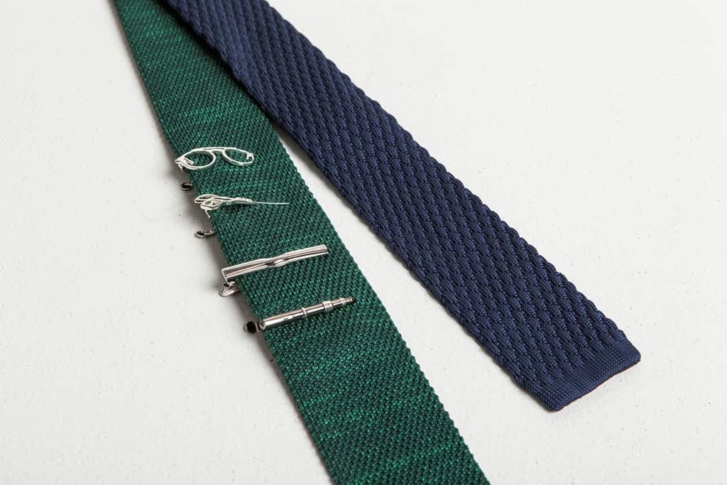 Kravat İğnesi Nedir?