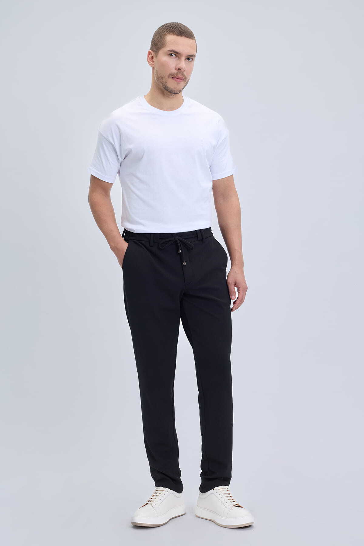 Siyah Rahat Kesim Yandan Cepli Jogger Pantolon