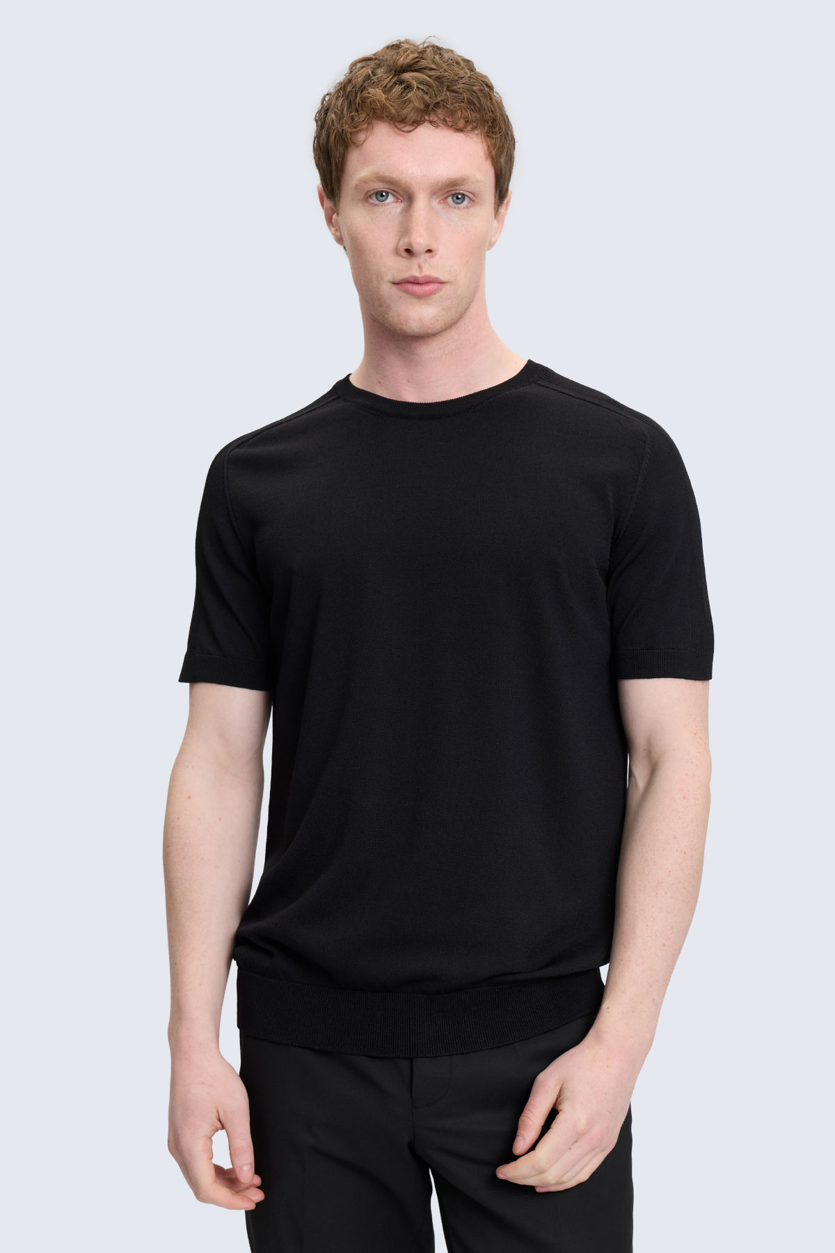 Siyah Regular Fit Bisiklet Yaka Rayon Tişört